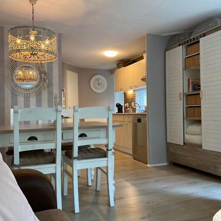 Luxe Chalet Met Prachtig Terras Op De Veluwe , Veel Privacy โฮนเดอร์โล ภายนอก รูปภาพ