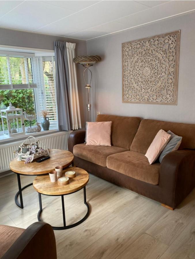 Luxe Chalet Met Prachtig Terras Op De Veluwe , Veel Privacy โฮนเดอร์โล ภายนอก รูปภาพ