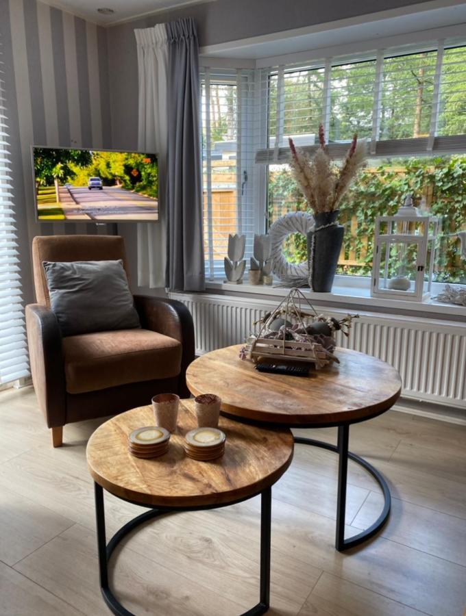 Luxe Chalet Met Prachtig Terras Op De Veluwe , Veel Privacy โฮนเดอร์โล ภายนอก รูปภาพ
