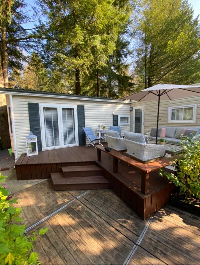 Luxe Chalet Met Prachtig Terras Op De Veluwe , Veel Privacy โฮนเดอร์โล ภายนอก รูปภาพ
