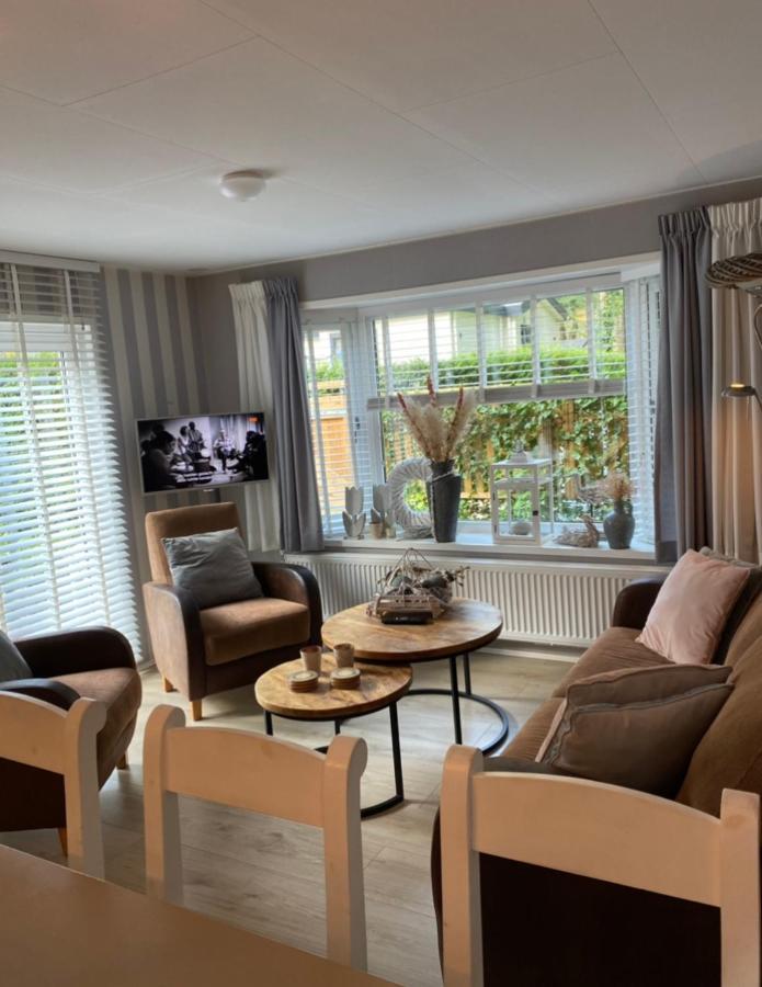 Luxe Chalet Met Prachtig Terras Op De Veluwe , Veel Privacy โฮนเดอร์โล ภายนอก รูปภาพ