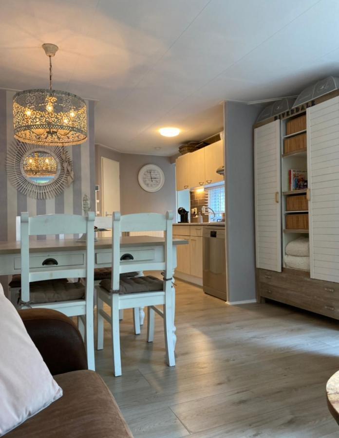 Luxe Chalet Met Prachtig Terras Op De Veluwe , Veel Privacy โฮนเดอร์โล ภายนอก รูปภาพ